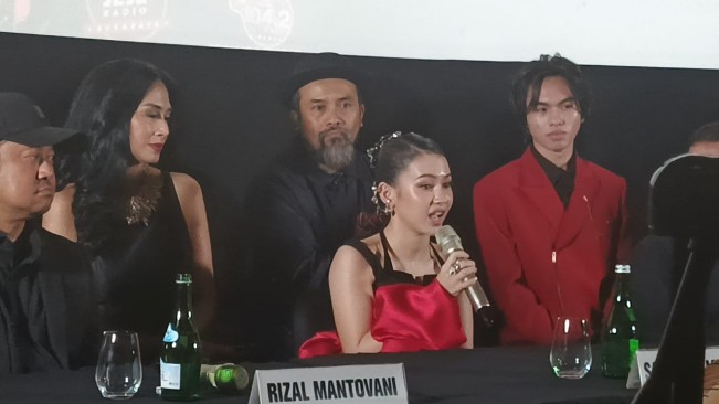 Sandrinna Michelle dan Ari Irham Bangun Chemistry Pergi ke Rumah Hantu (26/7) [Selvianus Kopong Basar]